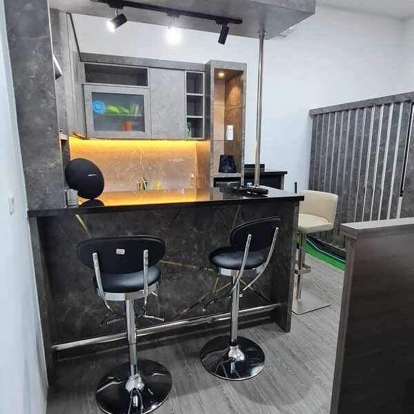 Meja Bar